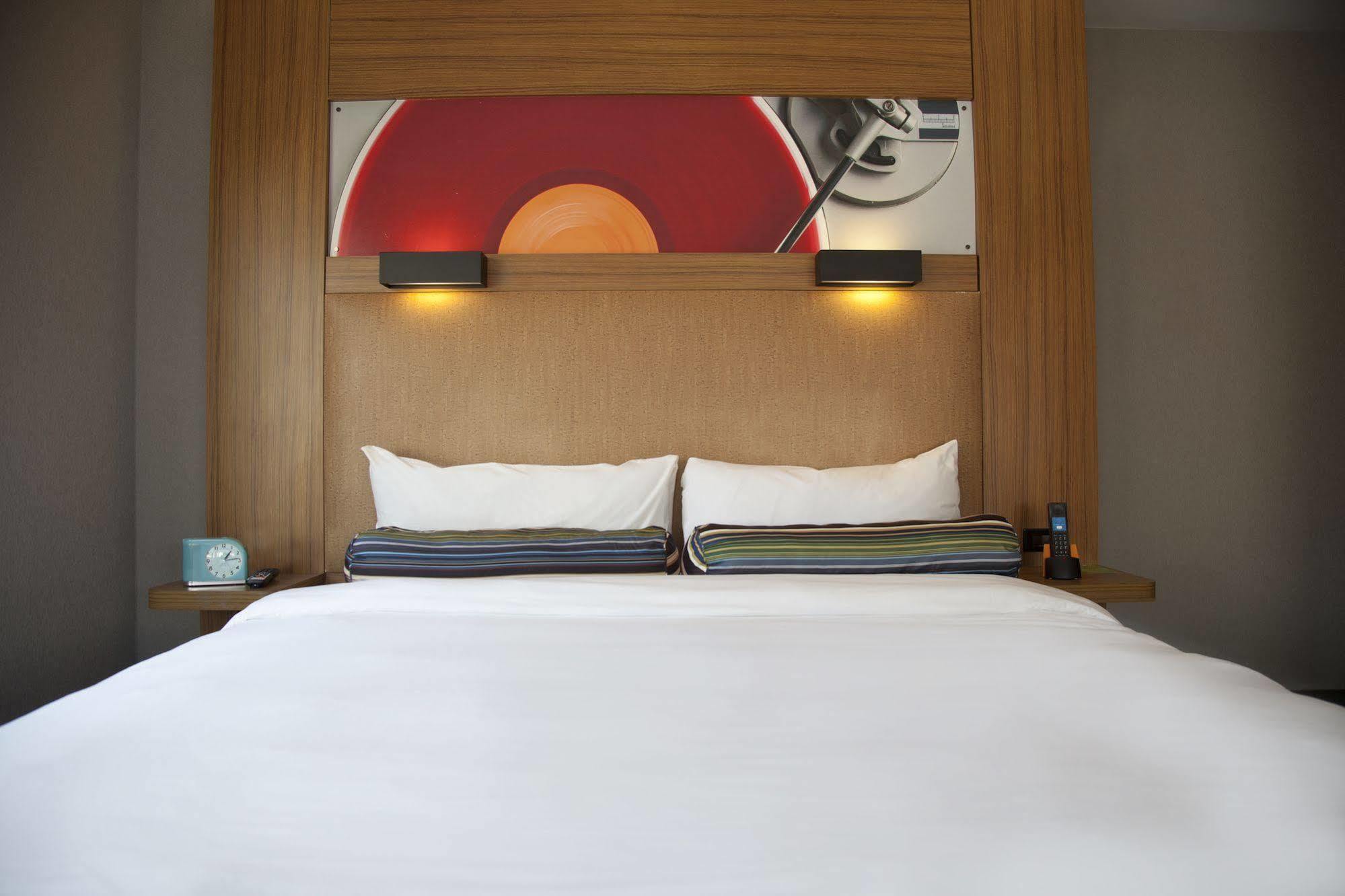 Aloft Montreal Airport Hotel Dorval Kültér fotó